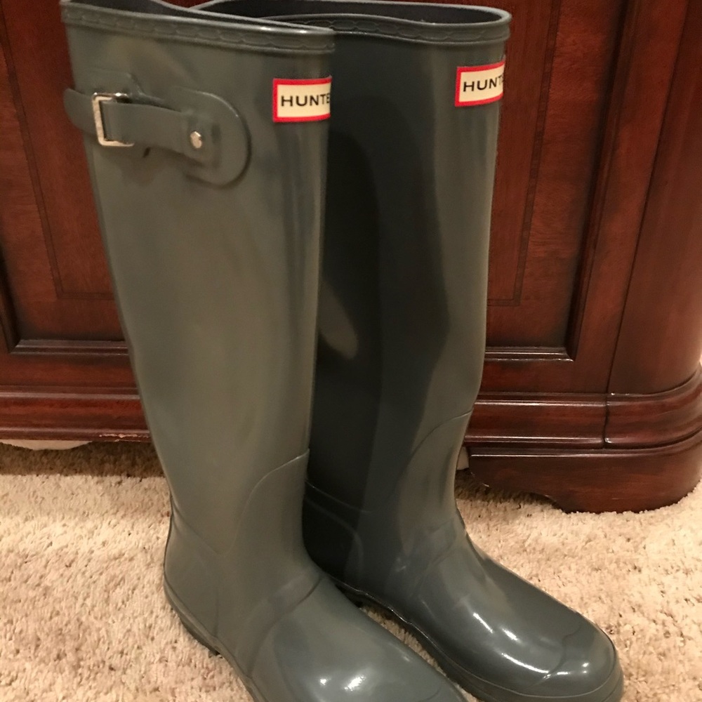 Women’s tall hunter rain boots